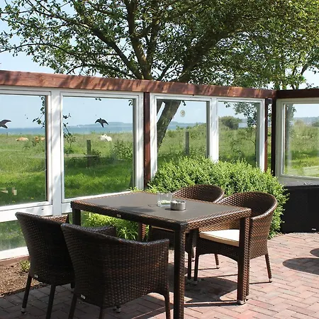 Hotel Ostseehotel Hunhoi 3*