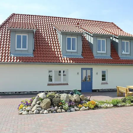 Ostseehotel Hunhoi 호텔 3*